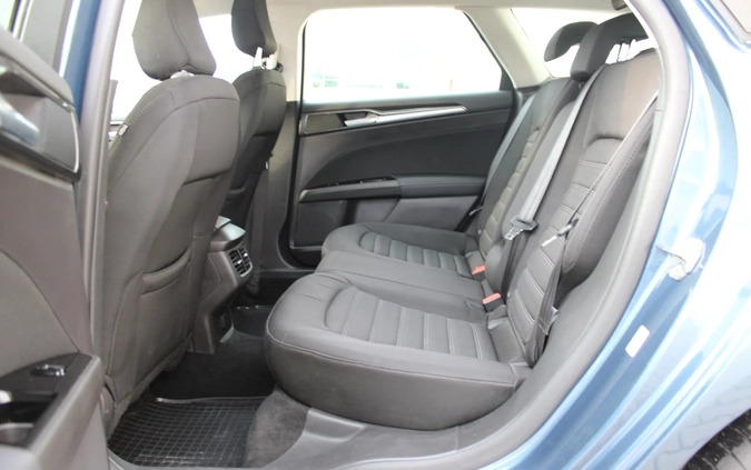 Ford Mondeo cena 64850 przebieg: 175888, rok produkcji 2020 z Stargard małe 211